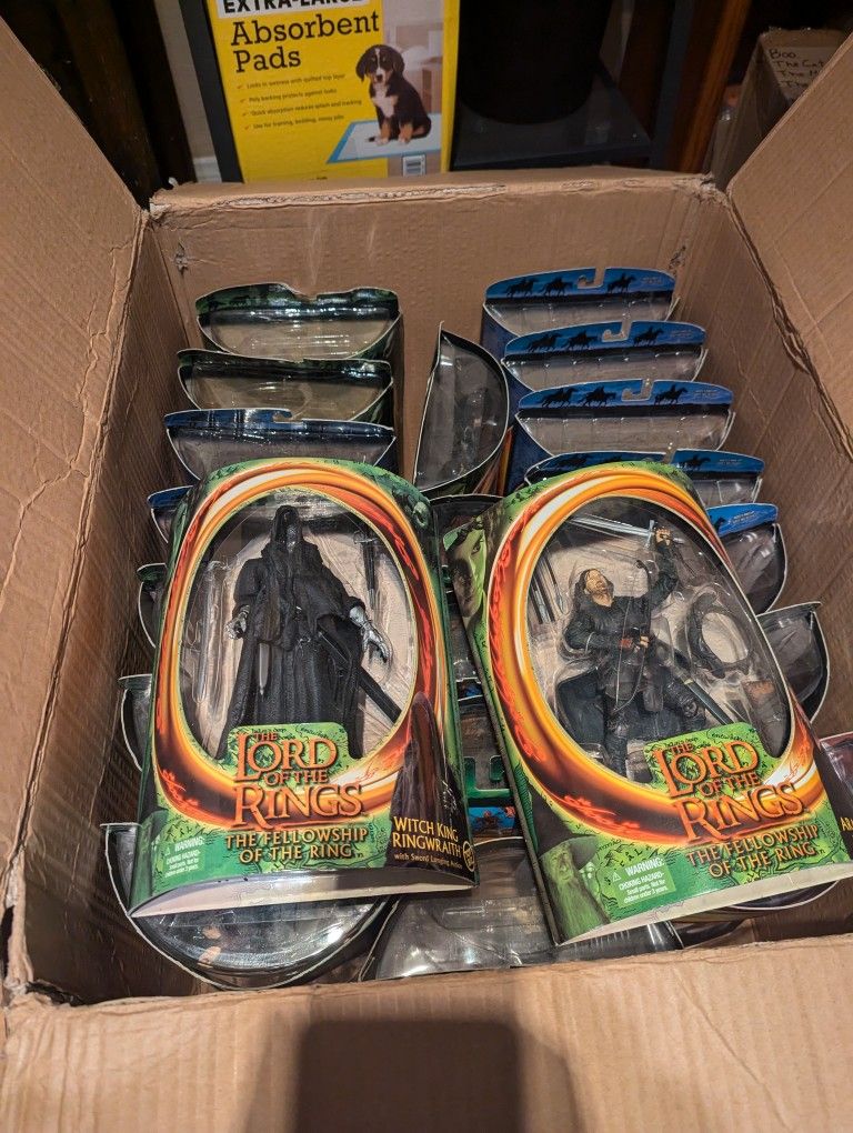 21 LOTR Action Figures CHEAP Lot 25