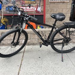 Cannondale Trail 8 Mountain Bike 