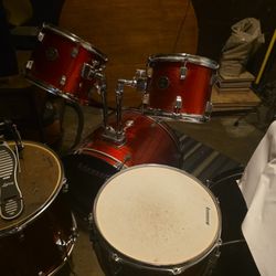 9piece Ludwig Drumset Used