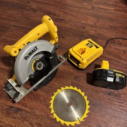 DeWalt DW 939 18V Battery Saw