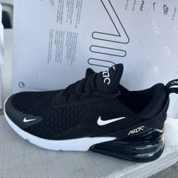 Women’s AIR MAX 270