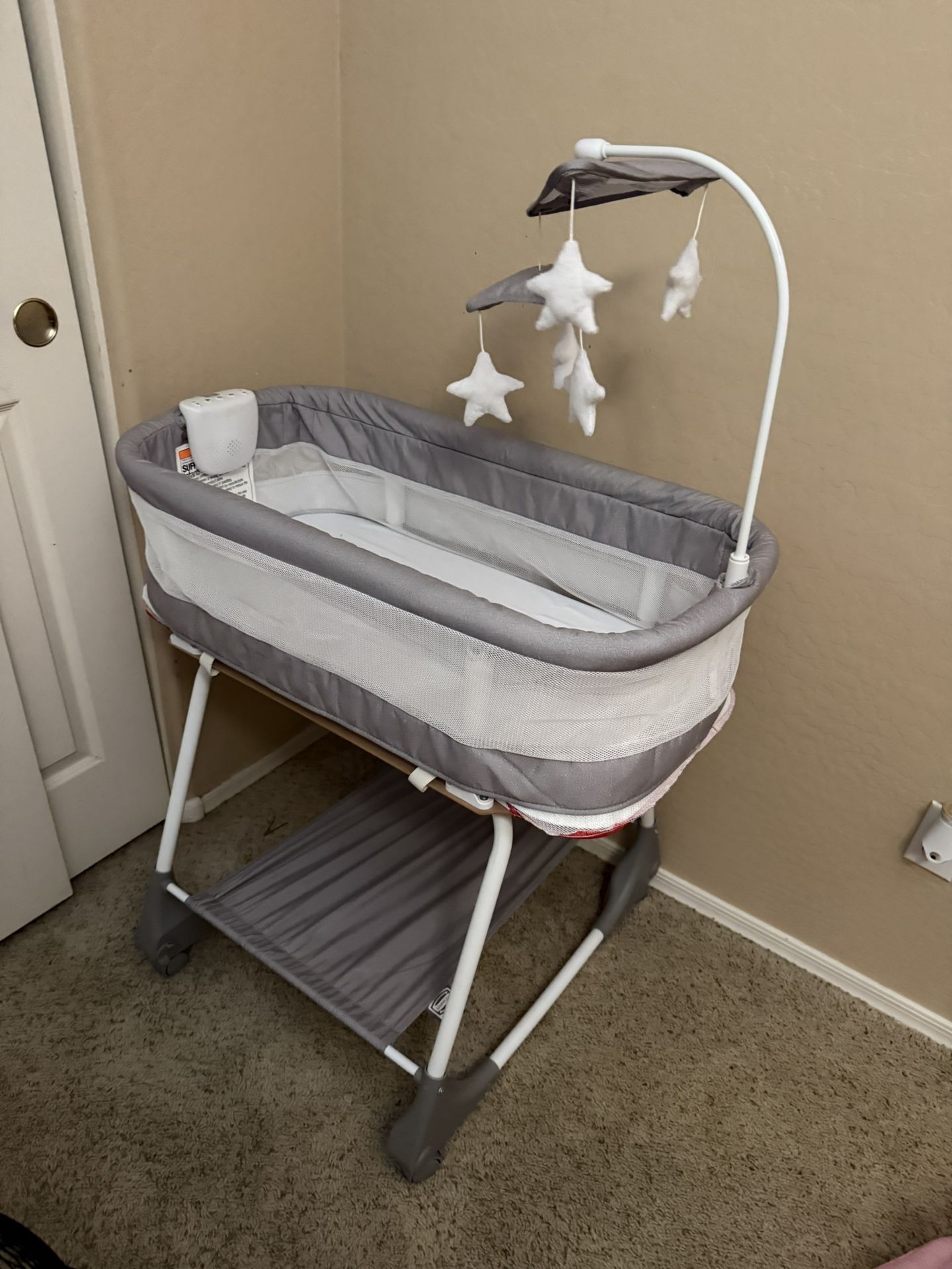 Simmons Kids Shooting Star Bassinet & Mamibaby Lounger