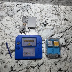 Nintendo 2DS Electric blue 2 with charger