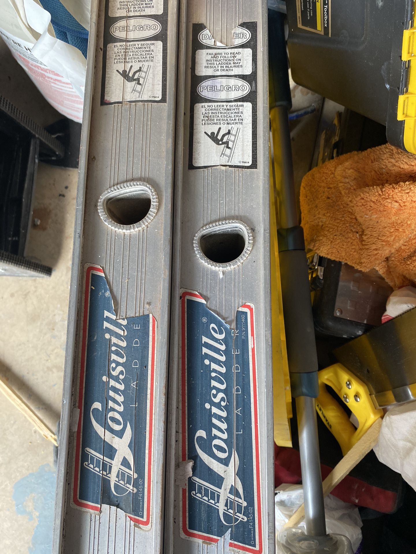 Heavy Duty 40 Foot Ladder.