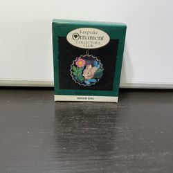 HALLMARK 1994 HOLIDAY BUNNY COLLECTOR'S CLUB MINIATURE KEEPSAKE ORNAMENT EASTER