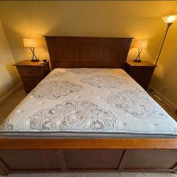 Like New King Size Beautyrest Platinum Luxury Mattress 