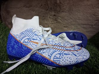 Soccer cleats us size 3youth