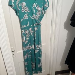 WOMEN’S PRETTY GREEN MULTICOLORED MOCK WRAP MAXI DRESS.  SIZE 18