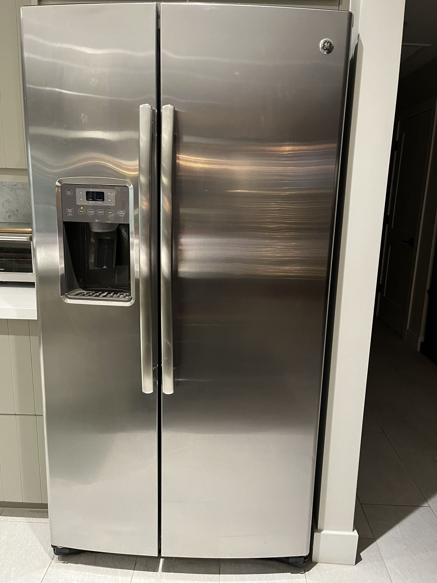 GE Refrigerator