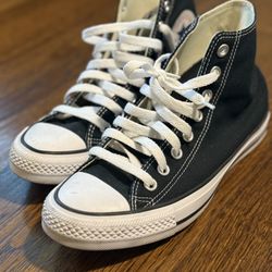 High top Converse black and white 