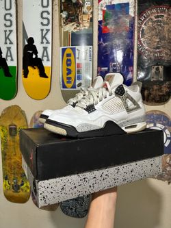 Air Jordan 4 white cement size 9.5