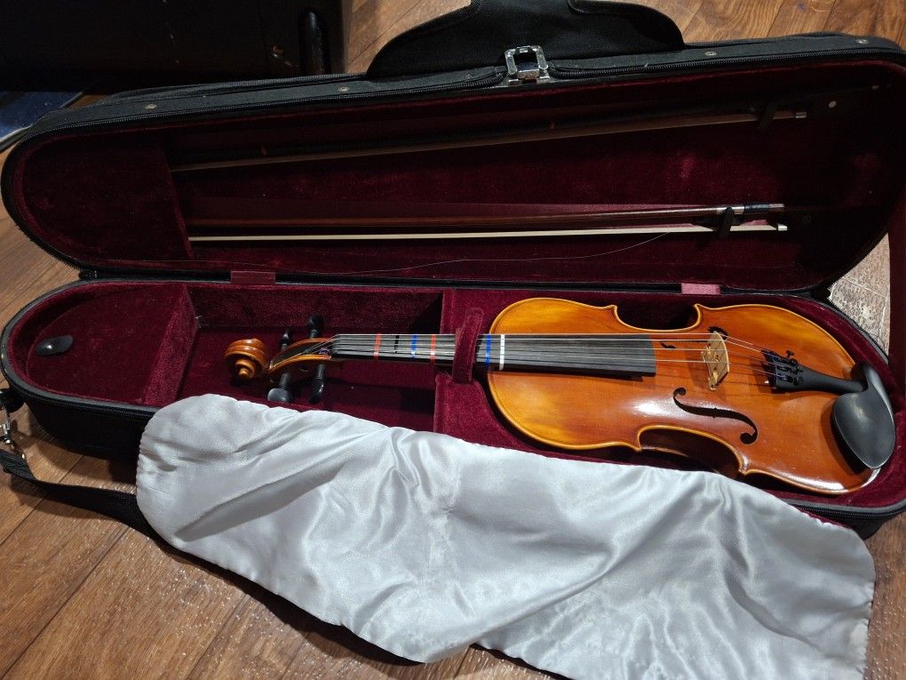 Lisle Violin