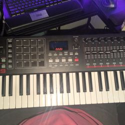 Akai MPK 249 Midi Keyboard 