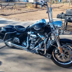 2018 ROAD KING TRADE FOR PONTOON BOAT