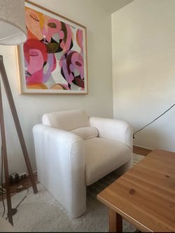 Chic White Sofa Chair