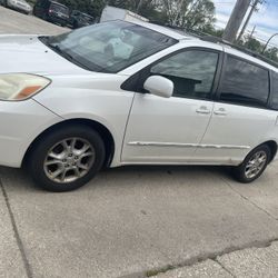 2004 Toyota Sienna