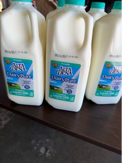 Free milk ( pending pick up )