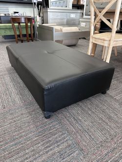 🖤 Modern Black Ottoman – Spacious & Ready to Use! 🖤