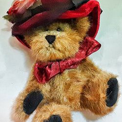 Vintage BOYDS BEAR plush Teddy Bear SYLVIA G. BEARIMORE 6.5" L x 5" W ca. 2000