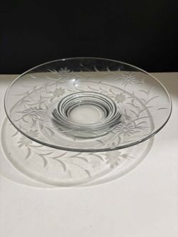 Vintage Elegant Clear Glass Footed Console Bowl Cut Floral Leaf Daisy Pattern