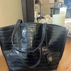 Michael Kors Handbag. 