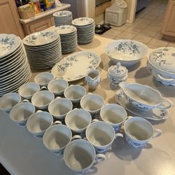 Christina Bavarian Blue Dining Set For 16, Like New, made In Germany
