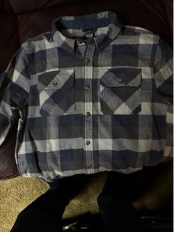 Mens long sleeve  shirt. 60% cotton 40% polyester.     L/G