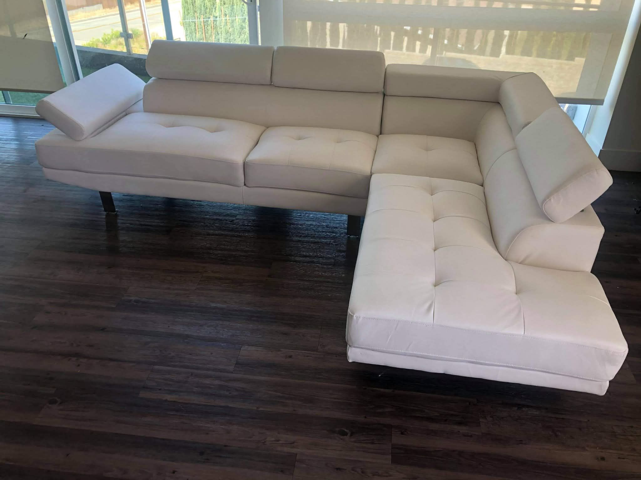 New 105x77 Sectional Couch / Free Delivery 