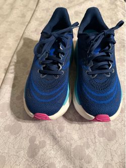 women’s shoes (Hoka)8 1/2