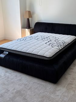 • Elite Bamboo queen 12” pillow top. New mattress in a plastic sealed. We offer same day delivery Venta de colchones ☎️📲call or Tex (213)