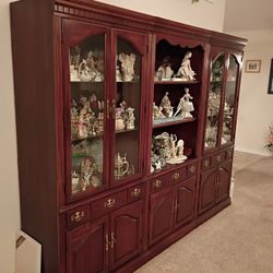 Currieo Cabinet With Collectables