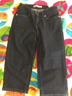 Ladies Levi capris- 4