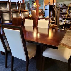 Elegant  Dining Table And Chairs
