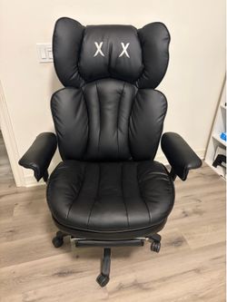 Executive Office Chair with leg rest