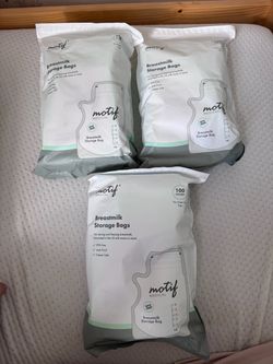Breastmilk Storage Bags and nursing pad
