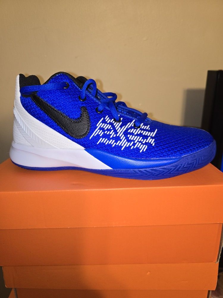 Kyrie Flytrap II