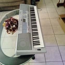 Yamaha Keyboard 