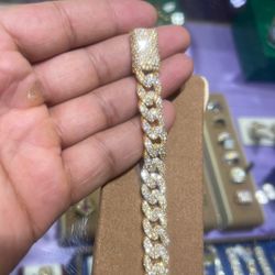 Solid Gold 10kt Vs Clarity Cuban Link Bracelet 