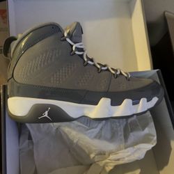 Air Jordan Retro 9’s (Cool Grey) GREAT CONDITION (PRICE IS FIRM) NO TRADES 