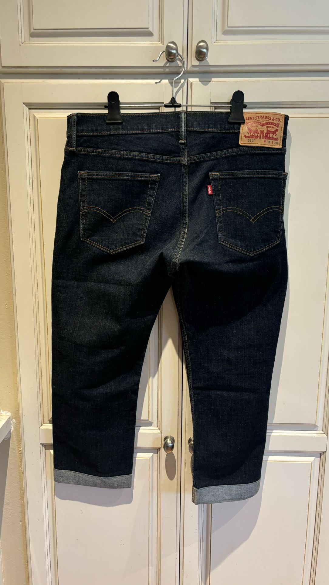 Levi’s 511 34x30 seems cropped length fits tight