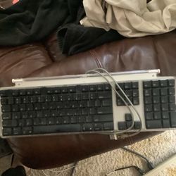 Apple Keyboard 