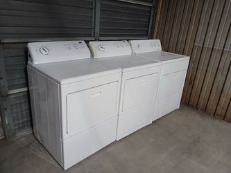 Electric Dryers they are on good working condition ( Se Habla Español