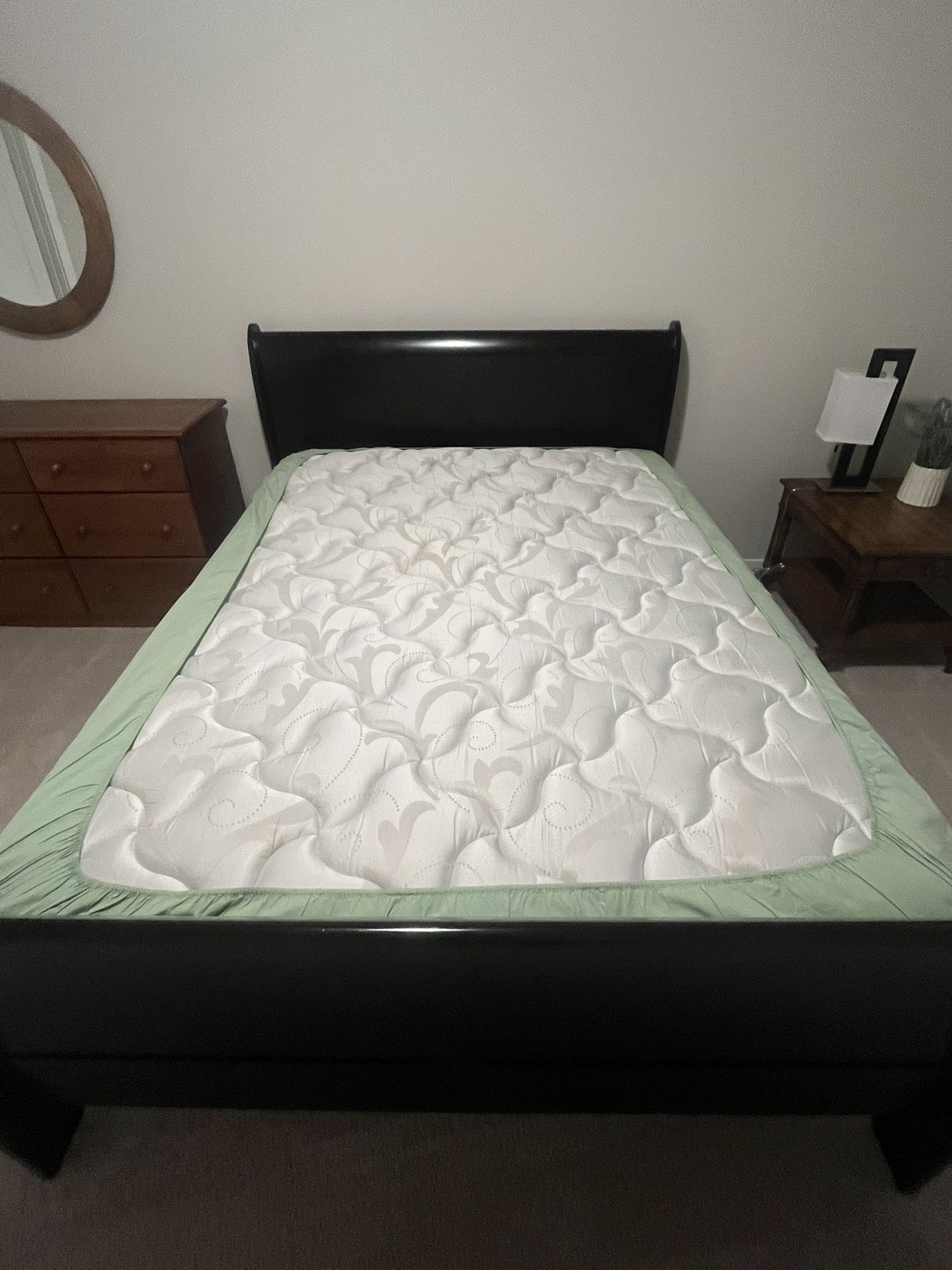 Pending - Clean and Stain Free Mattress - Queen Size