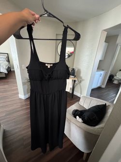 Women’s clothing / shoes