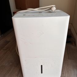 dehumidifier - GE brand - Very Good Condition , Just Need A Little Clean Up Outside 
