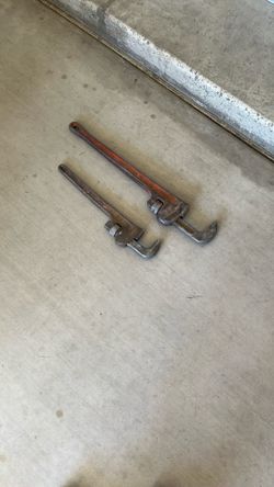Pipe wrench