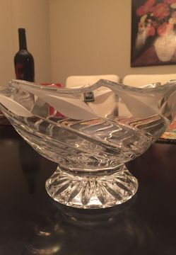 New Mikasa “summer breeze” crystal bowl. Footed, 10”. Heavy crystal. New, never used