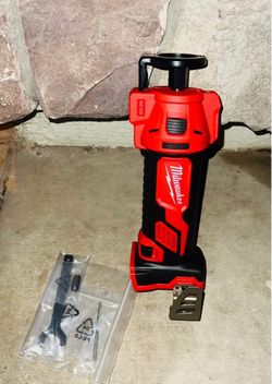 Milwaukee M18 18V  Li-Ion Cordless Drywall Cut Out Rotary Tool  2627-20 New !!!