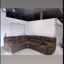 Comfy, Brown Sectional Couch