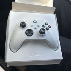 Robot White Xbox Controller 